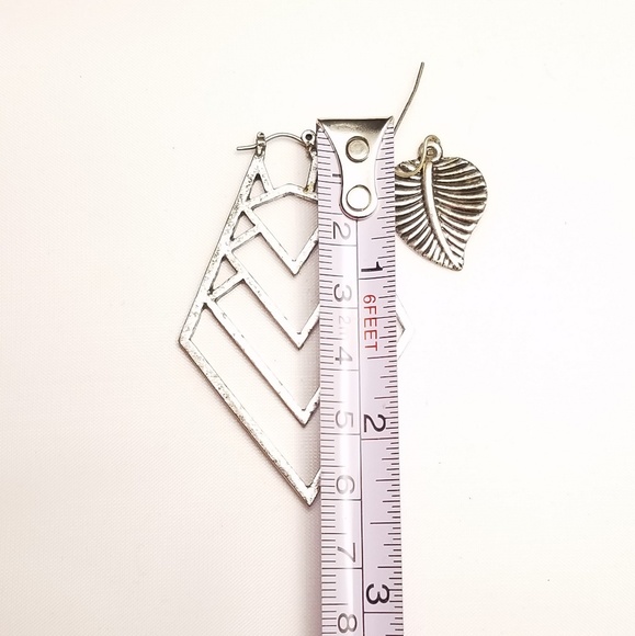 Lot of 5 Silver and Black Jewelry Set Cross Bundle - Picture 8 of 8